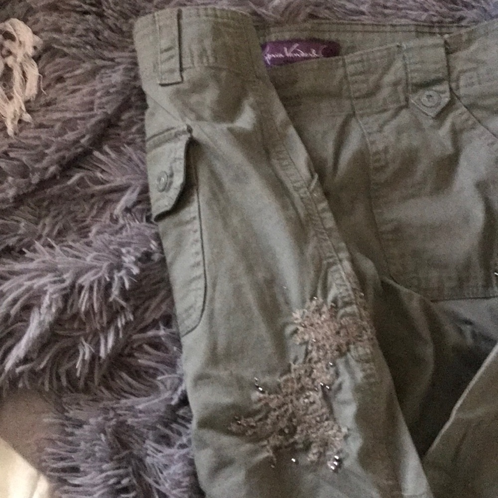 Green capris - Picture 3 of 3